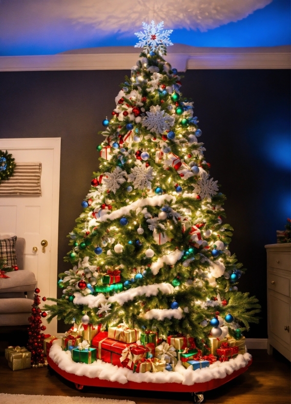Christmas Tree, Christmas Ornament, Light, Tree, Plant, Holiday Ornament