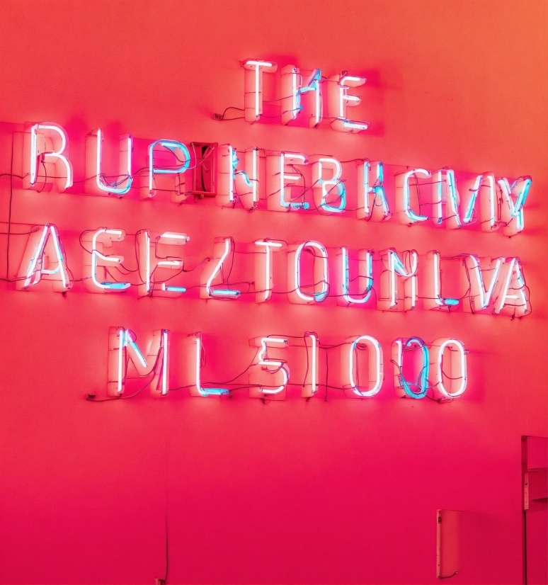 Digital Ux Agency, Font, Amber, Automotive Lighting, Magenta, Rectangle