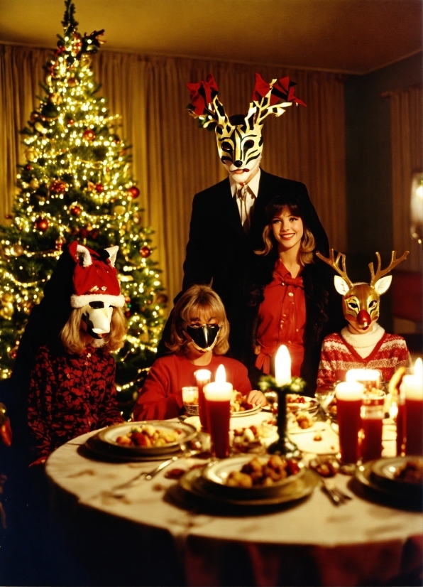 Table, Christmas Tree, Food, Candle, Tableware, Christmas Ornament