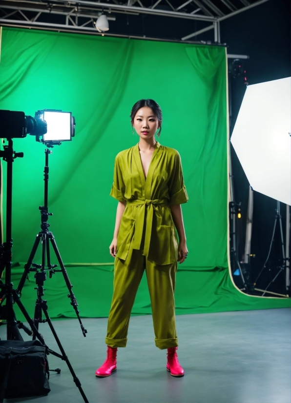 Ai Scale Up Image, Entertainment, Fashion Design, Performing Arts, Event, Tripod