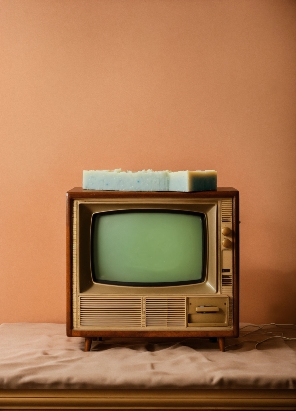 Rectangle, Television Set, Computer Monitor Accessory, Wood, Television, Analog Television