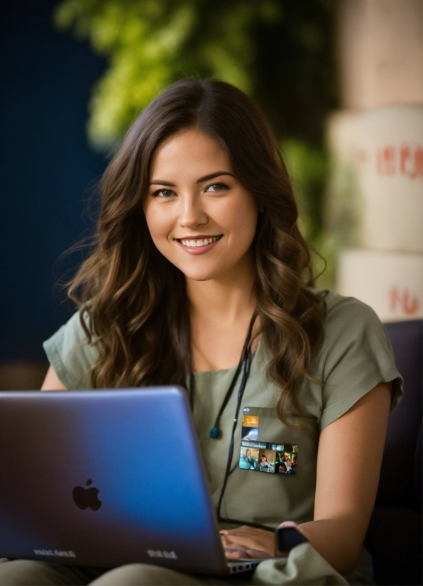 Smile, Computer, Personal Computer, Hairstyle, Laptop, Facial Expression